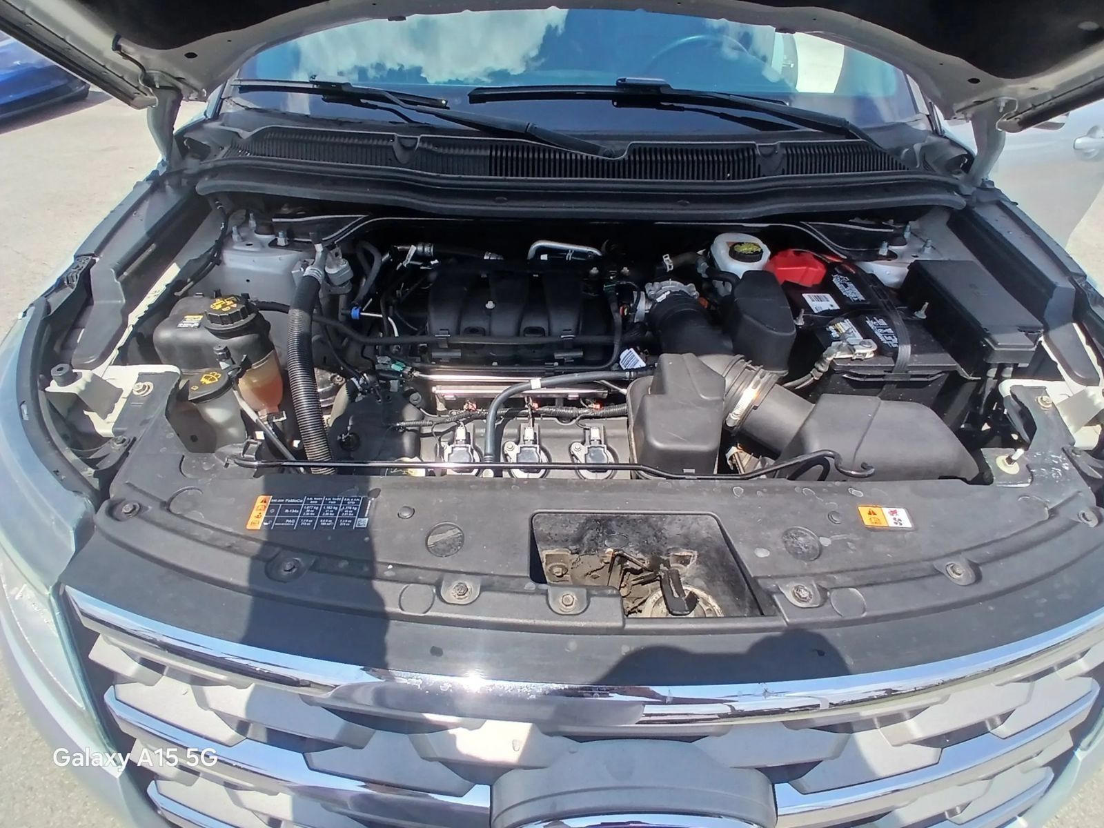 Used 2018 Ford Explorer XLT w/ Equipment Group 202A AWD/4WD image 26