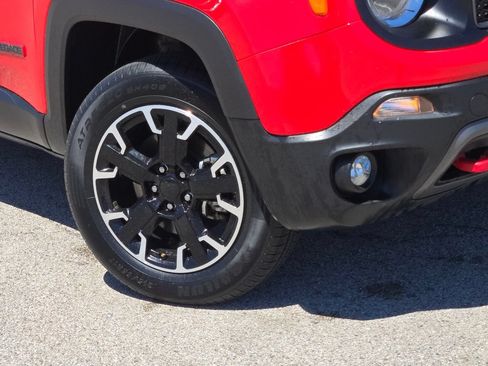 Used 2023 Jeep Renegade Trailhawk AWD/4WD image 3
