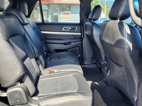 Used 2019 Ford Explorer XLT FWD image 19