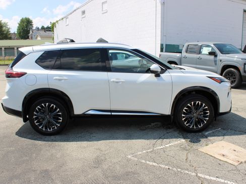 Certified 2026 Nissan Rogue Platinum w/ Platinum Premium Package AWD/4WD image 9
