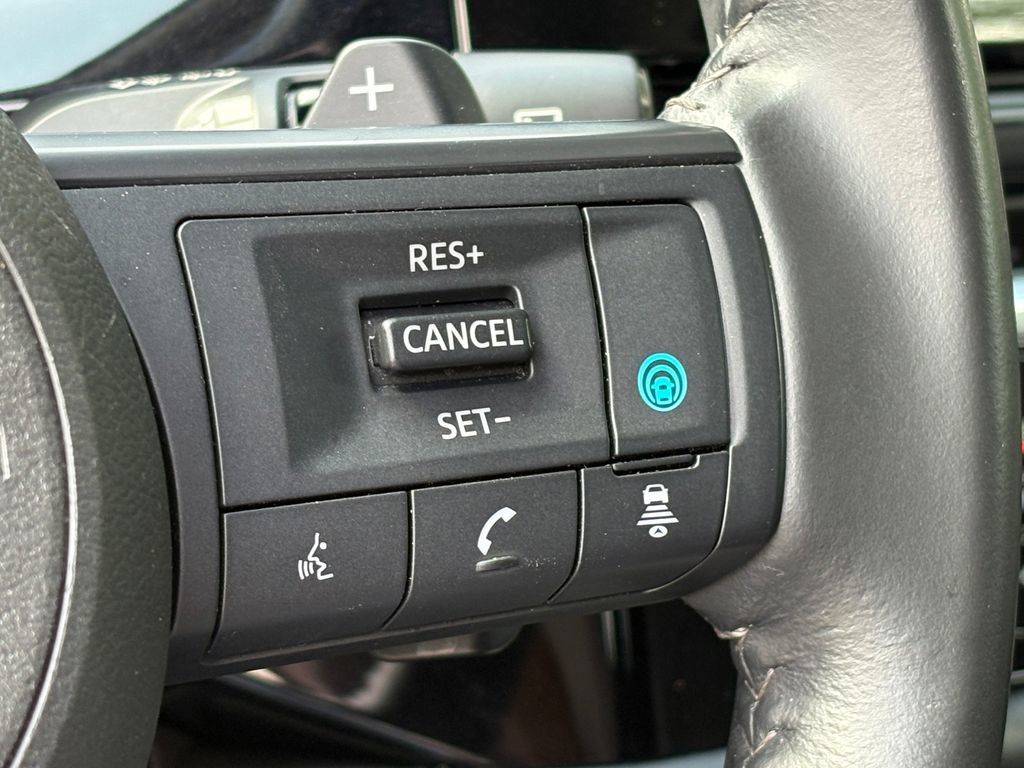 Used 2025 Nissan Pathfinder SV FWD image 12