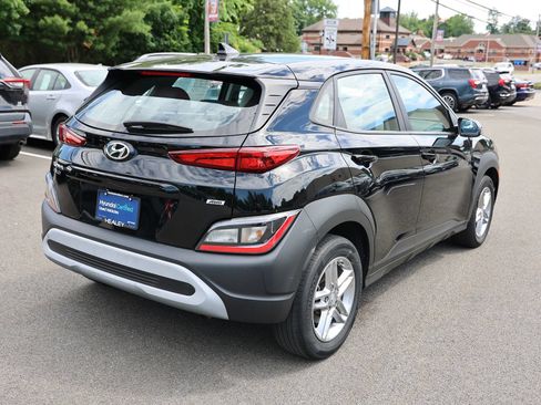 Used 2023 Hyundai Kona SE w/ Cargo Package AWD/4WD image 7