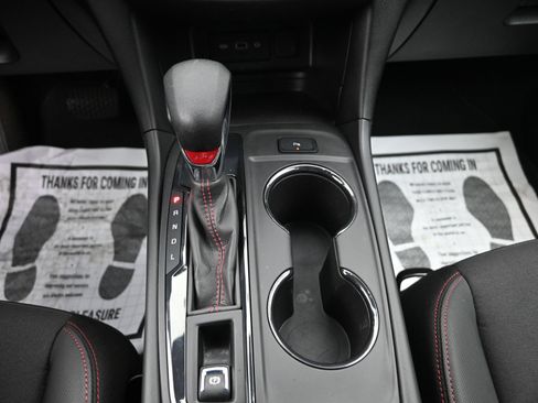Used 2023 Chevrolet Equinox RS FWD image 18