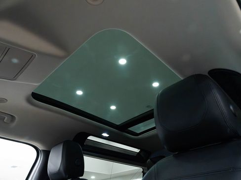 Used 2021 Land Rover Defender 90 S image 17