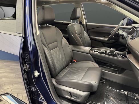 Used 2024 Nissan Rogue Platinum w/ Platinum Premium Package image 30