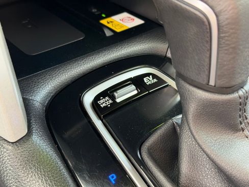 Used 2023 Toyota Corolla Cross AWD Hybrid w/ Convenience Package image 27