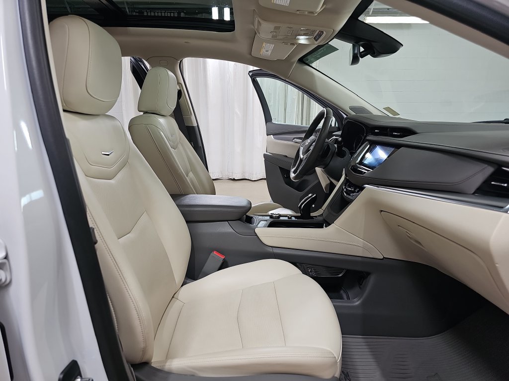Used 2024 Cadillac XT5 Premium Luxury w/ LPO, Floor Liner Package AWD/4WD image 13