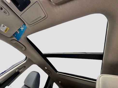 Certified 2025 Honda Pilot Touring image 28