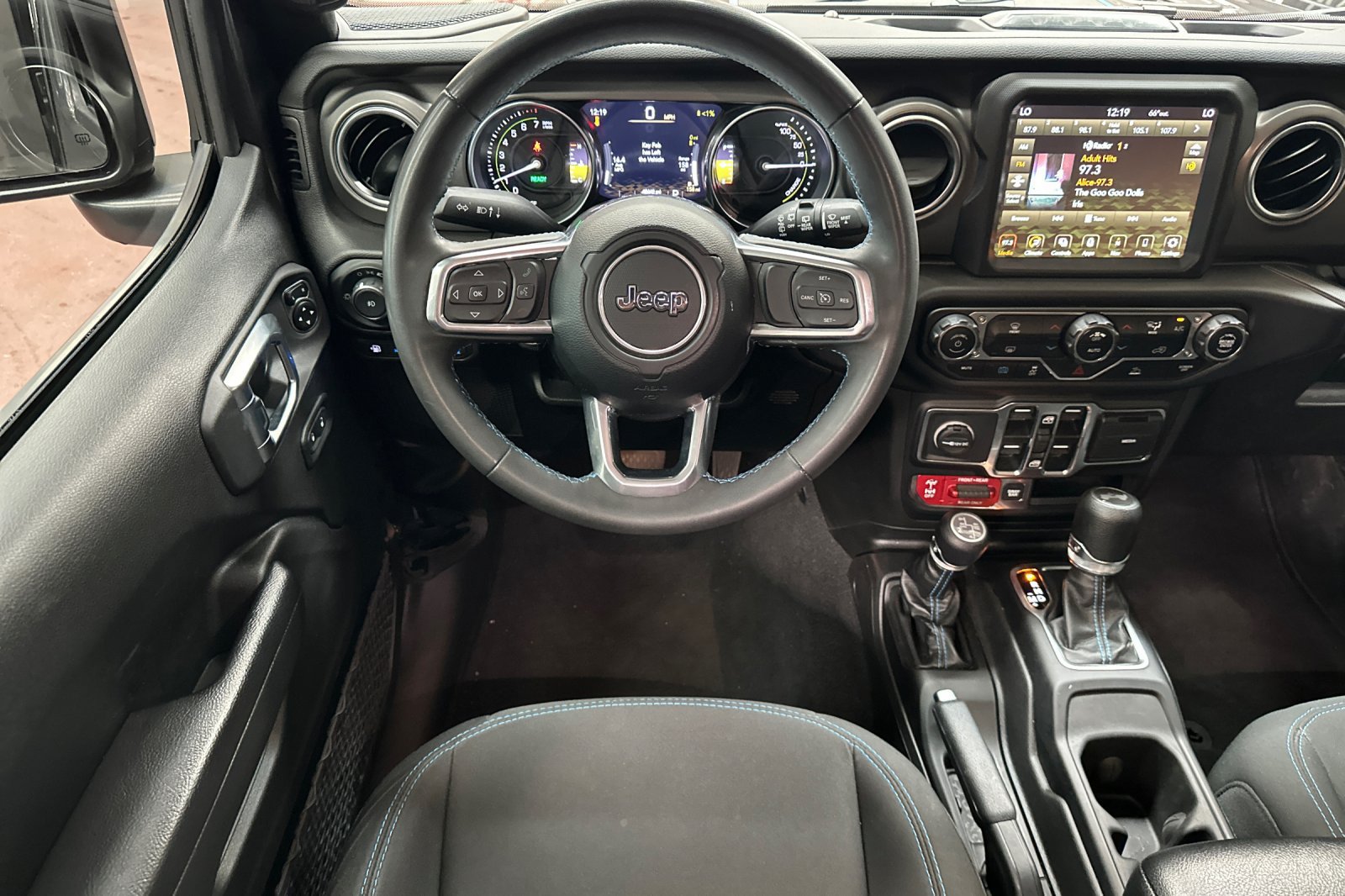 Used 2023 Jeep Wrangler Unlimited Rubicon 4xe AWD/4WD image 19