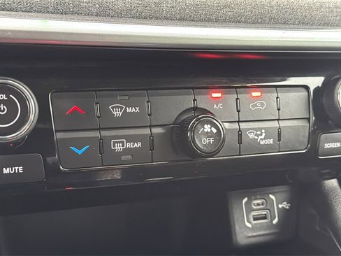 Used 2022 Jeep Compass Latitude image 25