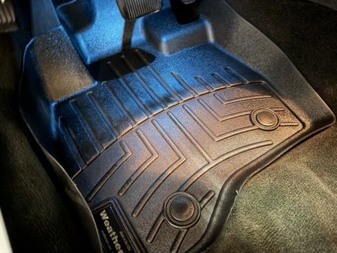 Used 2018 Ford Explorer Limited image 17