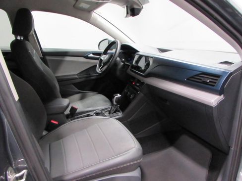 Used 2024 Volkswagen Taos SE AWD/4WD image 17