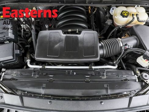 Used 2024 Chevrolet Suburban Premier RWD image 7