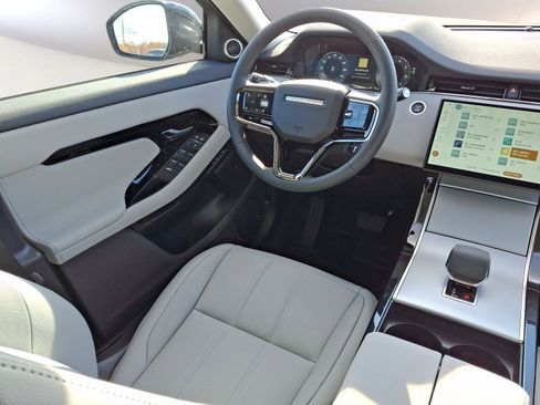 New 2025 Land Rover Range Rover Evoque S image 7