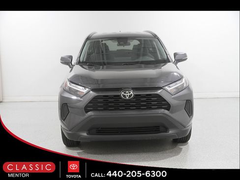 Used 2025 Toyota RAV4 XLE FWD image 2