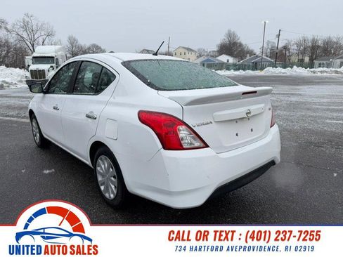 Used 2017 Nissan Versa SV image 3