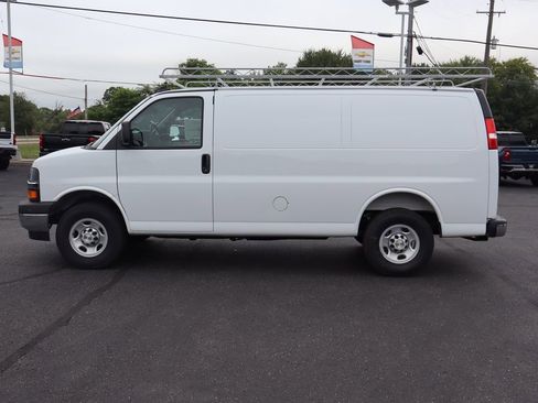 New 2025 Chevrolet Express 2500 w/ Driver Convenience Package image 17