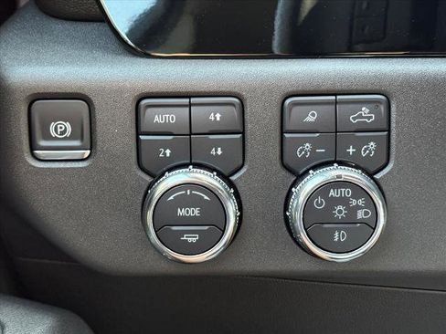 Certified 2025 GMC Sierra 1500 SLT w/ SLT Premium Plus Package image 17