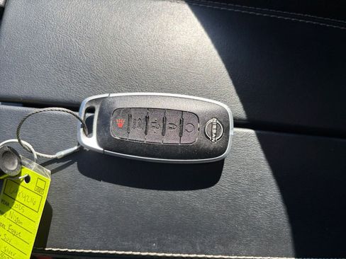 Used 2025 Nissan Rogue SV image 21