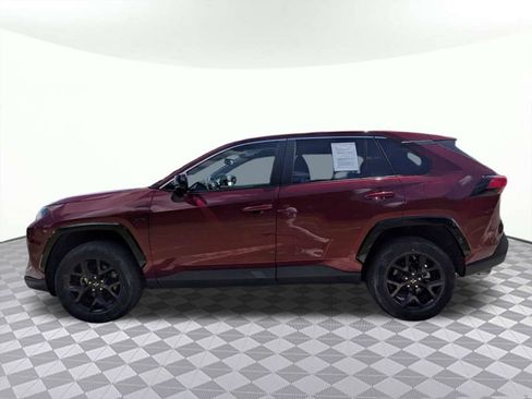 Used 2022 Toyota RAV4 LE FWD image 6