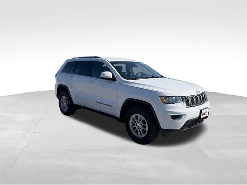 Used 2020 Jeep Grand Cherokee Laredo AWD/4WD image 8