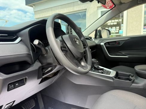 Used 2020 Toyota RAV4 LE w/ All Weather Liner Package AWD/4WD image 10
