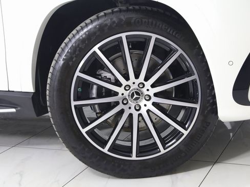 Used 2024 Mercedes-Benz GLS 580 4MATIC image 19