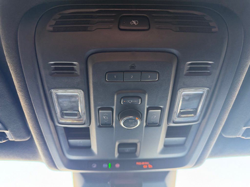 Used 2023 Cadillac Escalade ESV Sport Platinum w/ Heavy-Duty Trailer Package AWD/4WD image 25