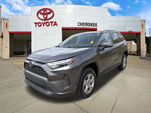 Used 2025 Toyota RAV4 XLE image 1
