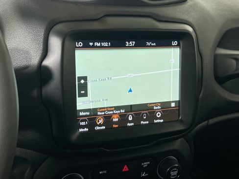 Used 2022 Jeep Renegade Latitude AWD/4WD image 13