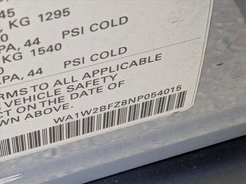 Used 2022 Audi Q4 e-tron Premium Plus image 15