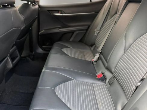 Used 2021 Toyota Camry SE FWD image 18