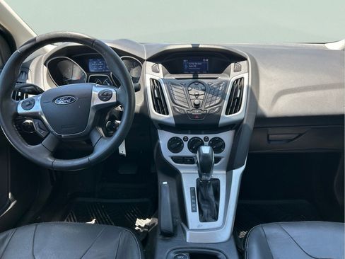 Used 2014 Ford Focus SE w/ Equipment Group 201A FWD image 13
