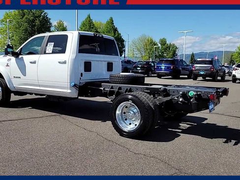 New 2026 RAM 5500 4x4 Crew Cab w/ Laramie Trim Package image 6