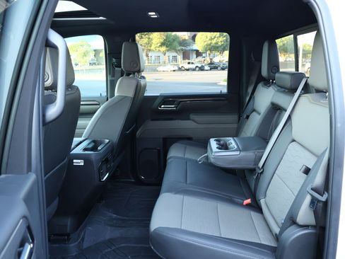 Certified 2024 Chevrolet Silverado 2500 ZR2 w/ Technology Package image 27