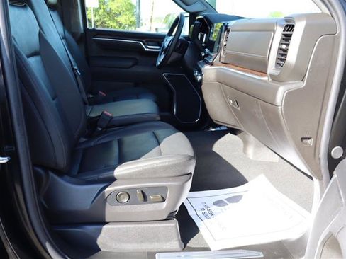 Used 2026 GMC Sierra 1500 SLT image 14