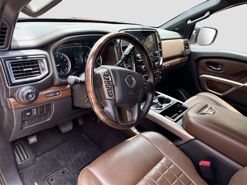 Used 2021 Nissan Titan Platinum Reserve w/ Moonroof Package image 9