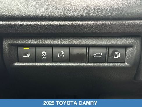 Used 2025 Toyota Camry XSE FWD image 30