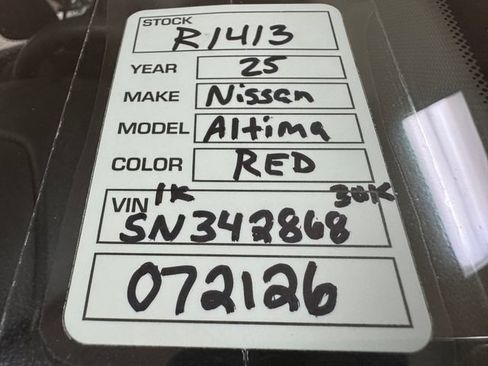 Used 2025 Nissan Altima 2.5 SV FWD image 24