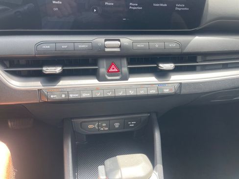 Used 2025 Kia K4 FWD image 19