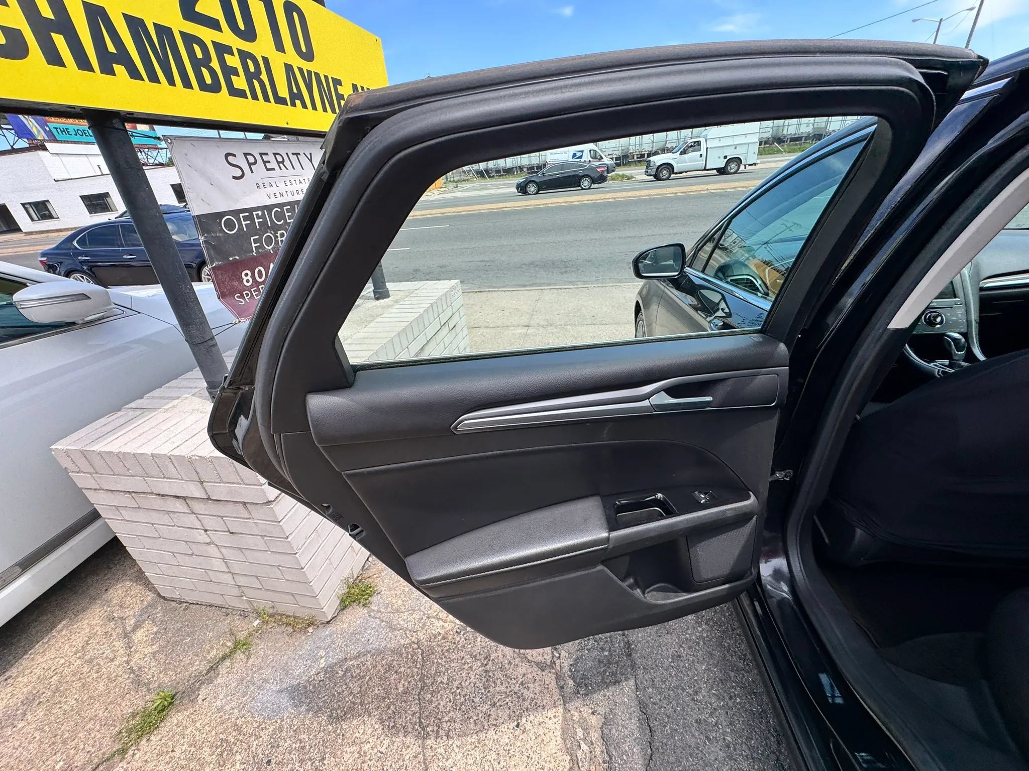 Used 2014 Ford Fusion Titanium FWD image 13