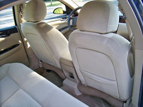 Used 2009 Chevrolet Impala LT image 40