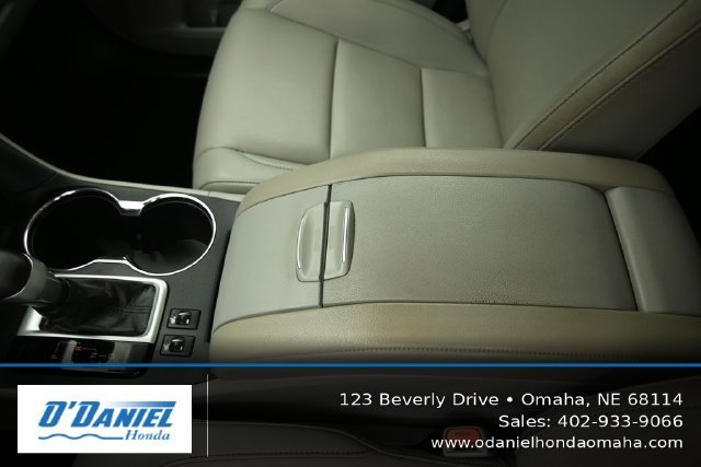 Used 2019 Toyota Highlander XLE w/ Protection Package #3 AWD/4WD image 35