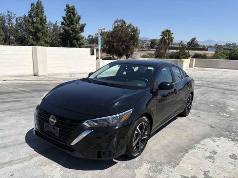 Used 2025 Nissan Sentra SV FWD image 5