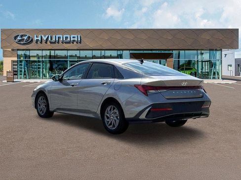 New 2025 Hyundai Elantra Blue image 5