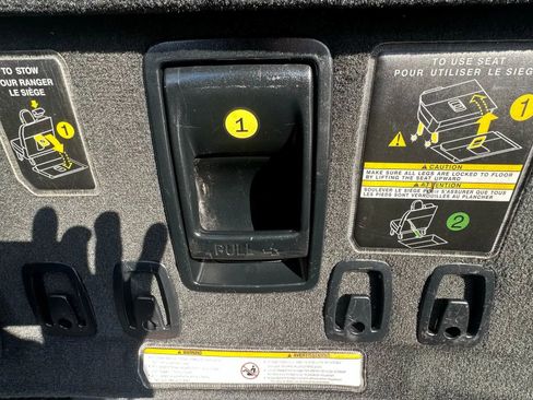 Used 2015 Toyota Sienna Limited image 26