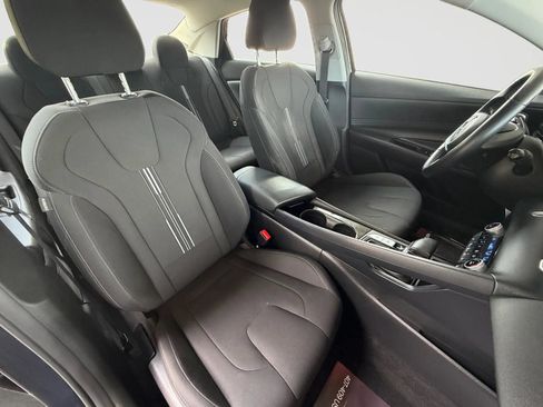 Used 2022 Hyundai Elantra SEL w/ Convenience Package FWD image 22