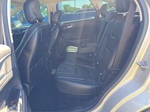 Used 2019 Ford Edge Titanium w/ Cold Weather Package AWD/4WD image 14