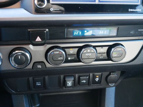 Used 2023 Toyota Tacoma TRD Off-Road image 23