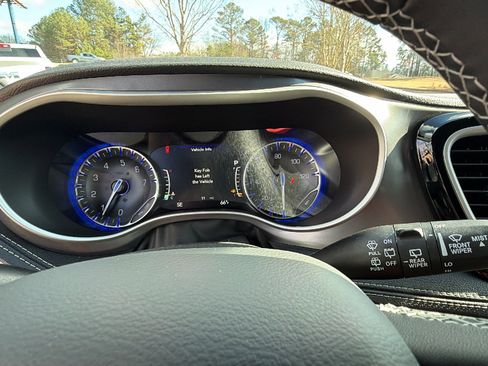 New 2026 Chrysler Pacifica Select image 24